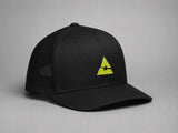 Trucker Cap - MoodLag_ Basic C — casquette trucker MOODLAG noire, vue 4, trois quarts sur fond clair