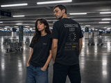 Tee - Connection Lost_ — T-shirt noir porté par un duo dans un parking, vue 2, hero